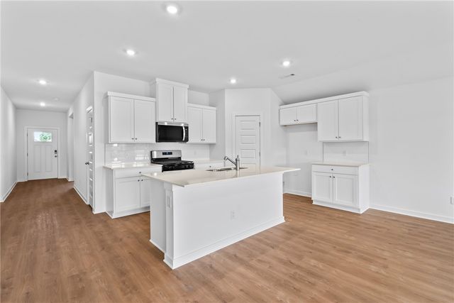 813 Heeler Avenue, Lowell, AR 72745