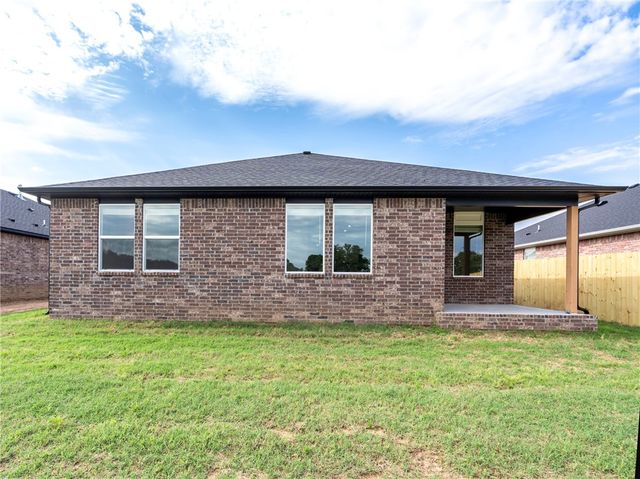 813 Heeler Avenue, Lowell, AR 72745