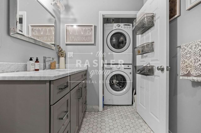 366 West Broadway 4, Boston, MA 02127