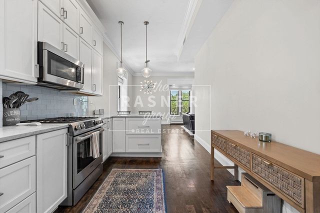 366 West Broadway 4, Boston, MA 02127