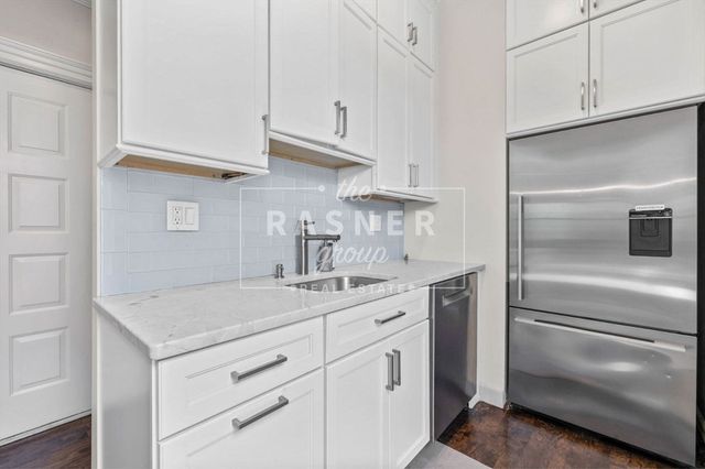 366 West Broadway 4, Boston, MA 02127