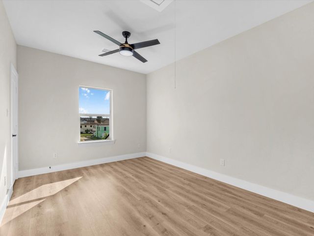 1102 64th Street, Galveston, TX 77551