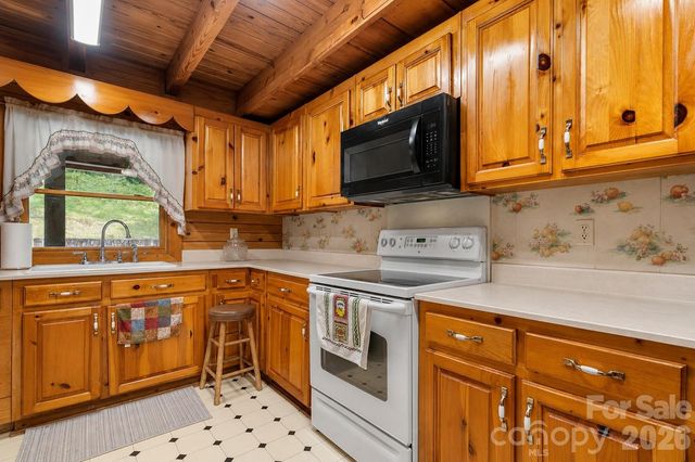 100 Goose Creek Road, Marion, NC 28752