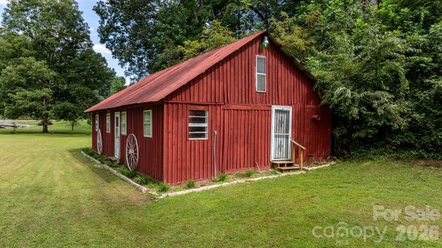100 Goose Creek Road, Marion, NC 28752