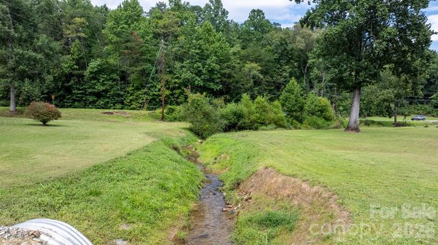 100 Goose Creek Road, Marion, NC 28752