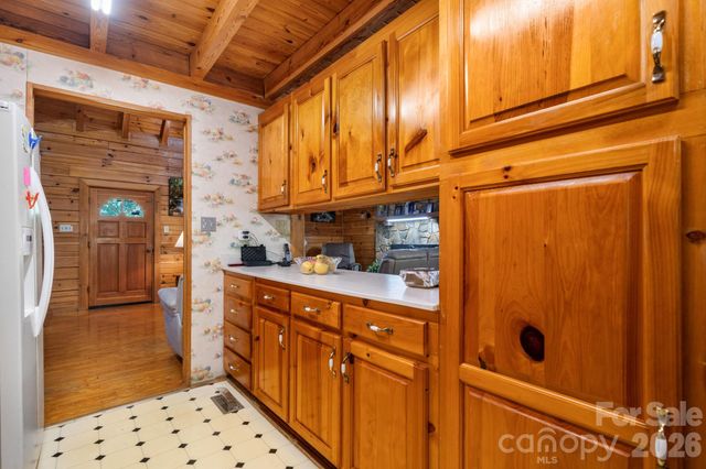 100 Goose Creek Road, Marion, NC 28752