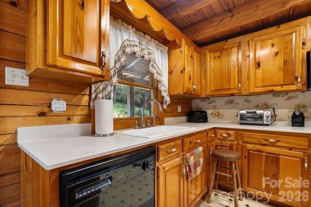 100 Goose Creek Road, Marion, NC 28752