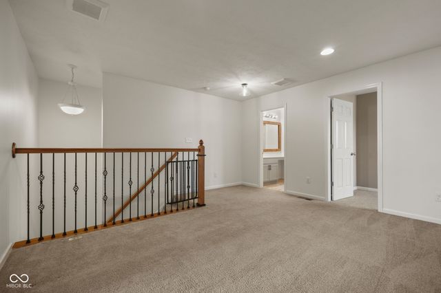 6912 W Cedarwood Circle, Mccordsville, IN 46055
