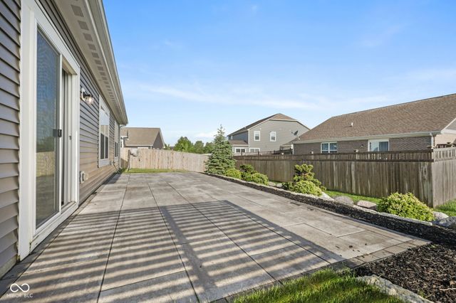 6912 W Cedarwood Circle, Mccordsville, IN 46055