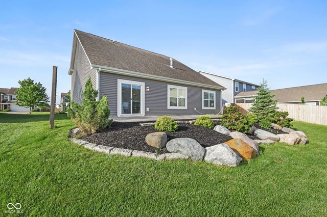 6912 W Cedarwood Circle, Mccordsville, IN 46055