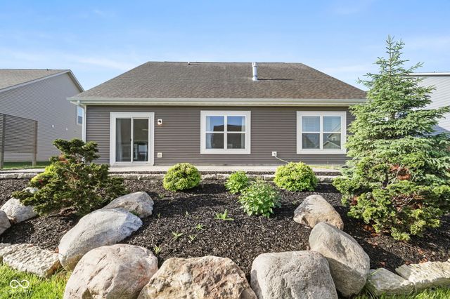 6912 W Cedarwood Circle, Mccordsville, IN 46055