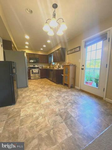 91 MELVILLE DR, Inwood, WV 25428