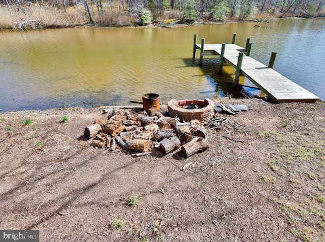 8039 STONE HAVEN DR, Glen Burnie, MD 21060