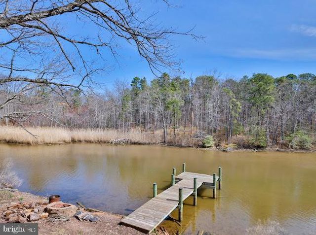 8039 STONE HAVEN DR, Glen Burnie, MD 21060