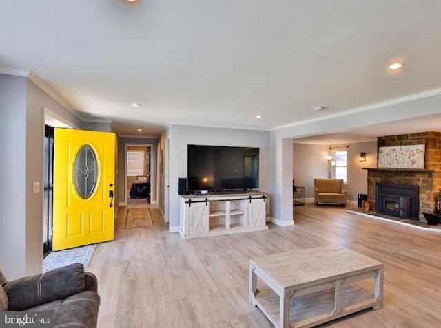 8039 STONE HAVEN DR, Glen Burnie, MD 21060