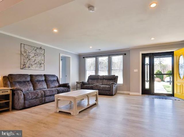 8039 STONE HAVEN DR, Glen Burnie, MD 21060