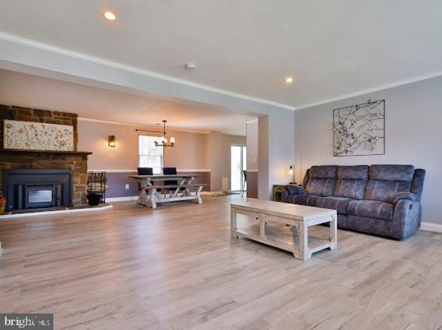 8039 STONE HAVEN DR, Glen Burnie, MD 21060