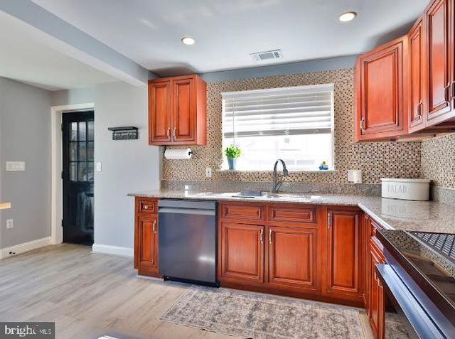 8039 STONE HAVEN DR, Glen Burnie, MD 21060