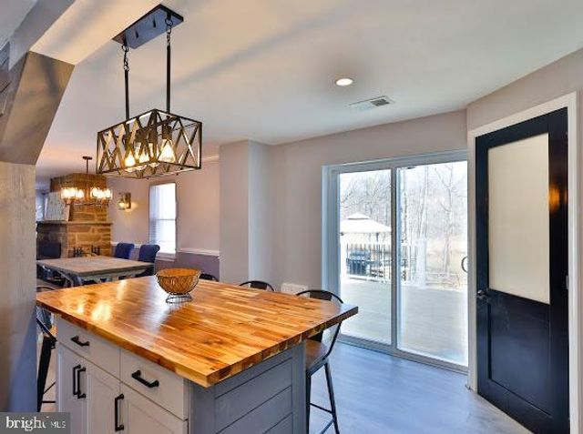 8039 STONE HAVEN DR, Glen Burnie, MD 21060