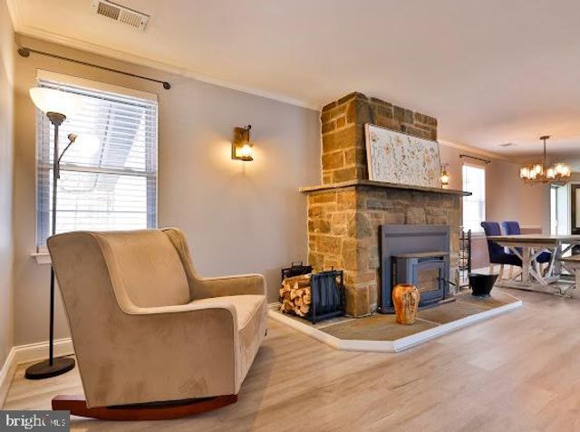 8039 STONE HAVEN DR, Glen Burnie, MD 21060