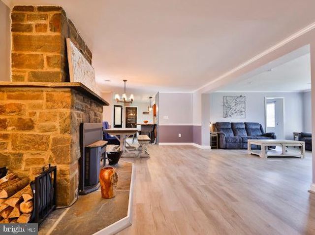 8039 STONE HAVEN DR, Glen Burnie, MD 21060