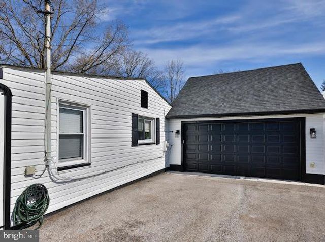 8039 STONE HAVEN DR, Glen Burnie, MD 21060