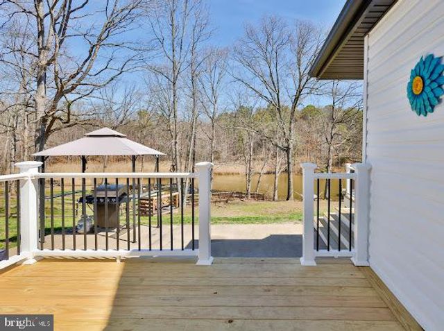 8039 STONE HAVEN DR, Glen Burnie, MD 21060