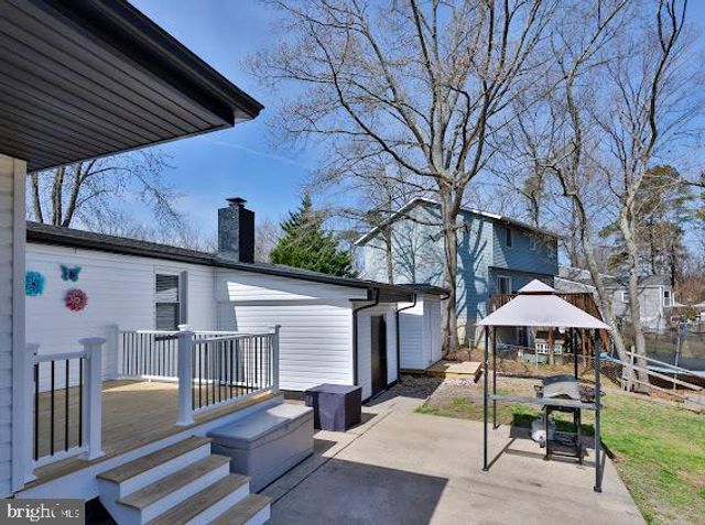 8039 STONE HAVEN DR, Glen Burnie, MD 21060