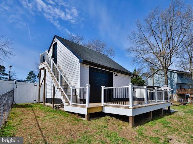 8039 STONE HAVEN DR, Glen Burnie, MD 21060