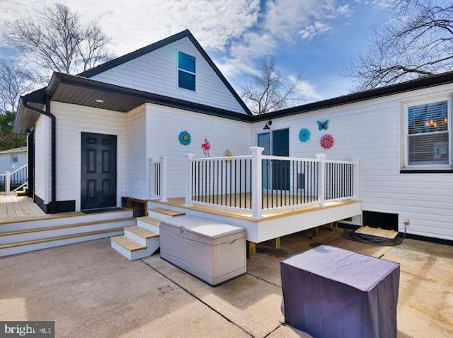 8039 STONE HAVEN DR, Glen Burnie, MD 21060