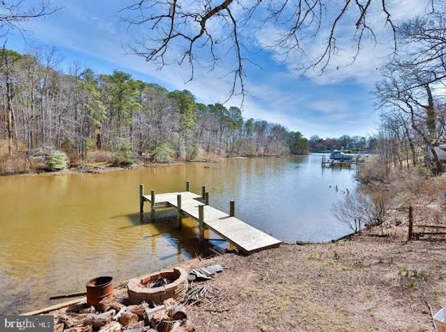 8039 STONE HAVEN DR, Glen Burnie, MD 21060