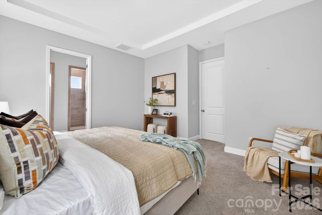 18018 Grey Mossrun Drive, Charlotte, NC 28278