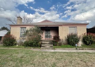 2310 Berwick Avenue, Dallas, TX 75203