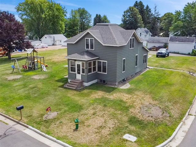 1305 Warren Street, Chippewa Falls, WI 54729