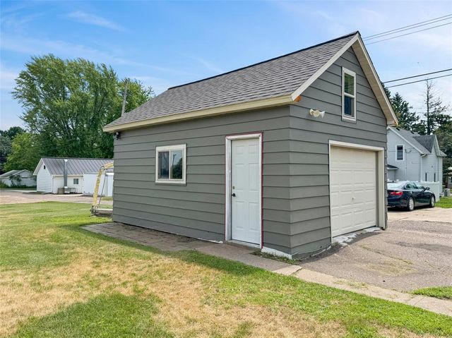 1305 Warren Street, Chippewa Falls, WI 54729