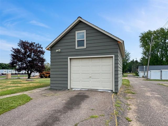 1305 Warren Street, Chippewa Falls, WI 54729