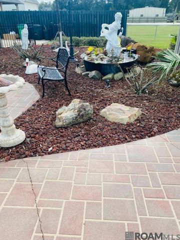 6151 Hwy 1, Napoleonville, LA 70390