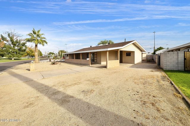 11825 N 114th Avenue, Youngtown, AZ 85363