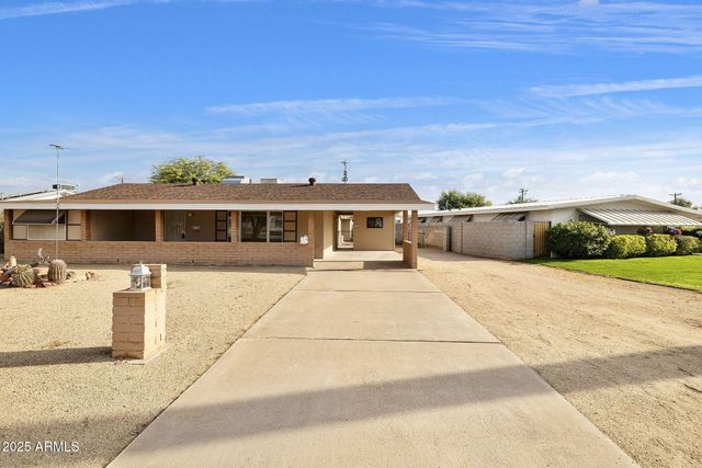 11825 N 114th Avenue, Youngtown, AZ 85363