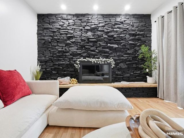 862 Battel Place, Oradell, NJ 07649
