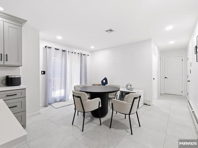 862 Battel Place, Oradell, NJ 07649