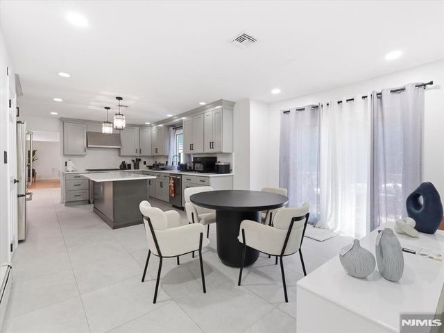 862 Battel Place, Oradell, NJ 07649