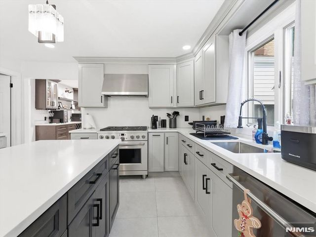 862 Battel Place, Oradell, NJ 07649