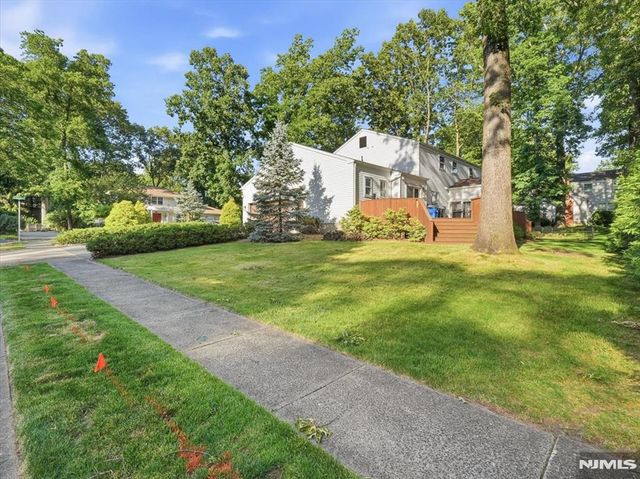 862 Battel Place, Oradell, NJ 07649