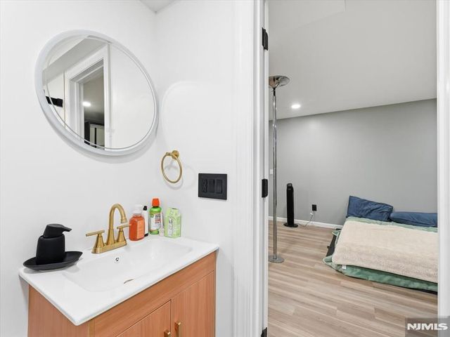 862 Battel Place, Oradell, NJ 07649