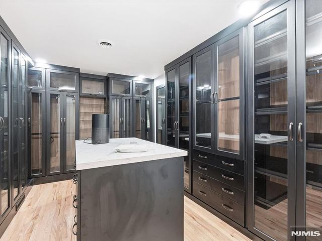 862 Battel Place, Oradell, NJ 07649