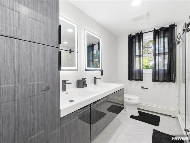 862 Battel Place, Oradell, NJ 07649