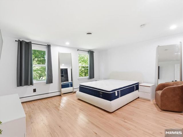 862 Battel Place, Oradell, NJ 07649
