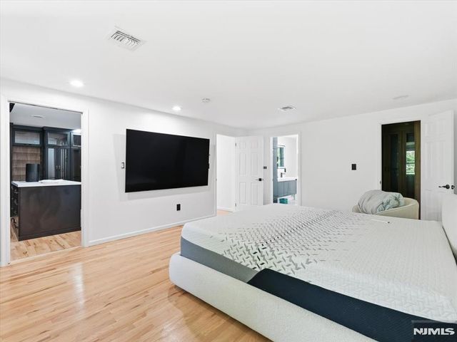 862 Battel Place, Oradell, NJ 07649