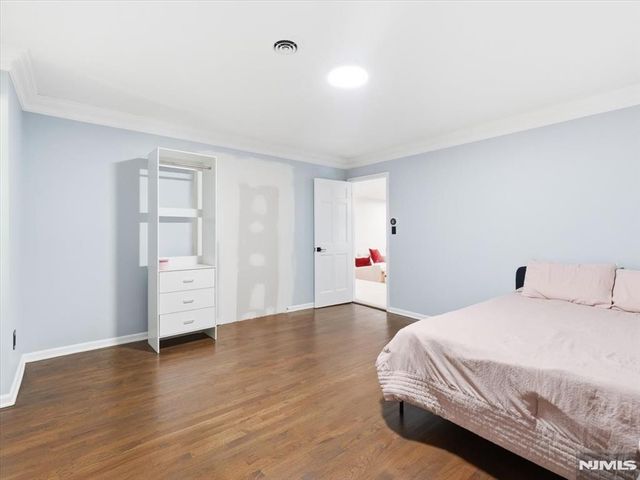 862 Battel Place, Oradell, NJ 07649